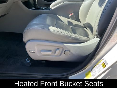 Used 2017 Toyota Highlander XLE image 16