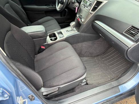 Used 2011 Subaru Outback 2.5i Premium w/ All-Weather Pkg AWD/4WD image 24