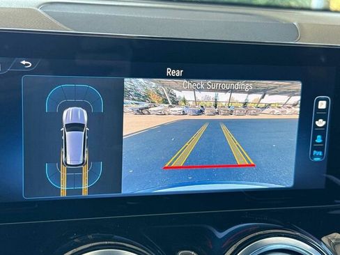 Used 2025 Mercedes-Benz GLB 250 4MATIC image 22