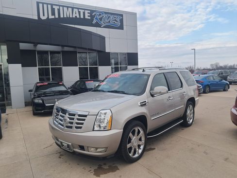 Used 2009 Cadillac Escalade 4WD Hybrid image 1