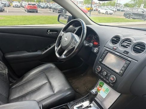 Used 2010 Nissan Altima 2.5 SL w/ Technology Pkg FWD image 12