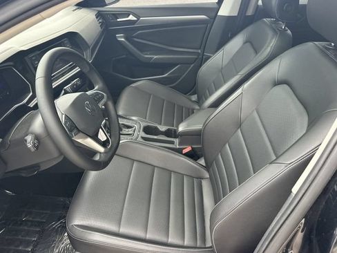 Used 2022 Volkswagen Jetta SE w/ Panoramic Sunroof Package FWD image 33