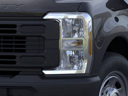 New 2026 Ford F350 XL w/ 360-Degree Camera Package RWD image 18