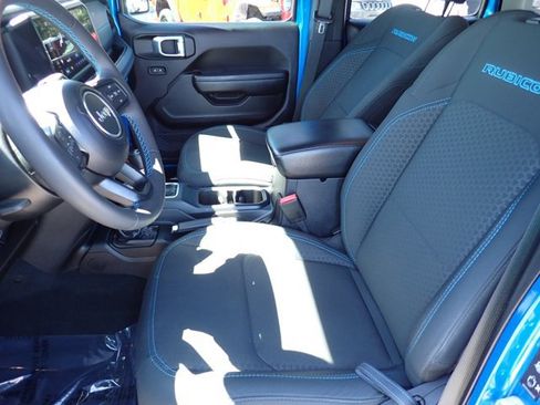 Used 2024 Jeep Wrangler Unlimited Rubicon 4xe w/ Convenience Group AWD/4WD image 11