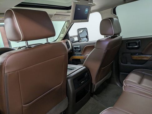 Used 2016 Chevrolet Silverado 2500 High Country w/ Duramax Plus Package image 23