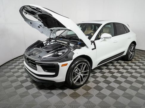 New 2026 Porsche Macan AWD/4WD image 35