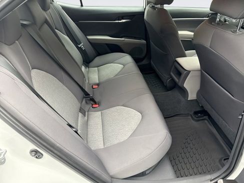 Used 2021 Toyota Camry LE image 17
