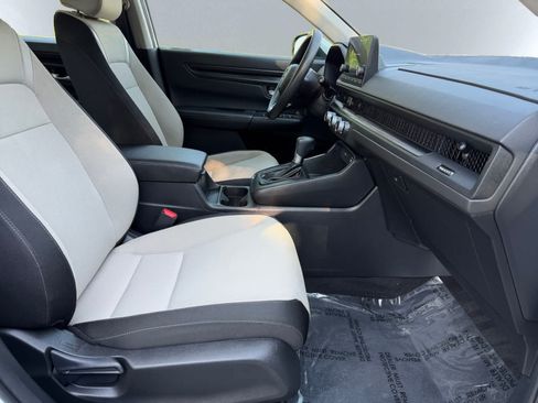Used 2024 Honda CR-V LX image 20