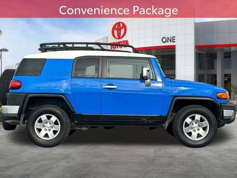 Used 2007 Toyota FJ Cruiser 4WD image 3