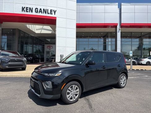 Used 2020 Kia Soul LX image 1