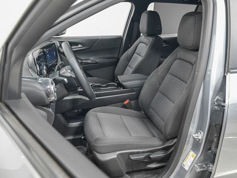 Used 2025 Chevrolet Equinox LT w/ Safety and Technology Package FWD image 15