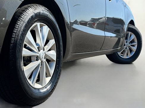 Used 2016 Kia Sedona LX image 16