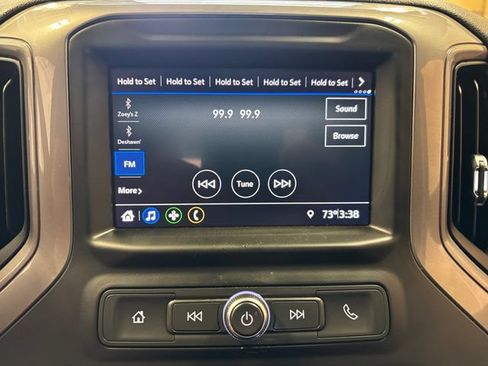 Used 2020 Chevrolet Silverado 1500 Custom w/ Custom Value Package AWD/4WD image 19