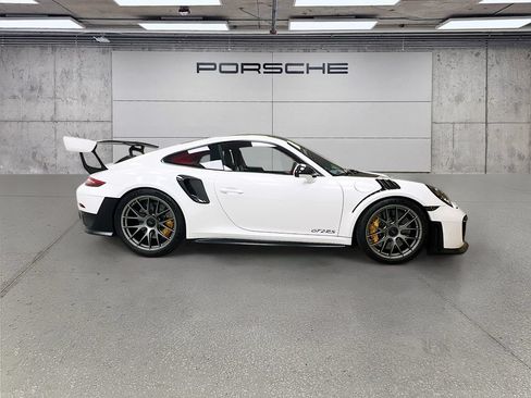 Certified 2018 Porsche 911 GT2 RS RWD image 8