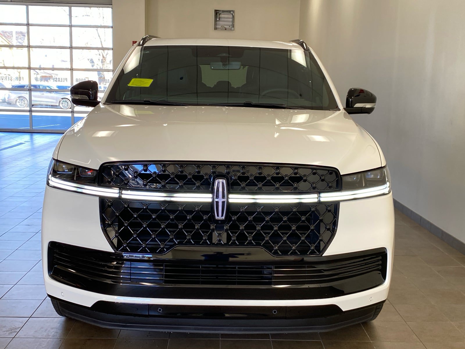 New 2025 Lincoln Navigator Reserve w/ Jet Appearance Package AWD/4WD image 3