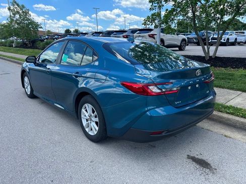 Used 2025 Toyota Camry LE w/ Convenience Package FWD image 4