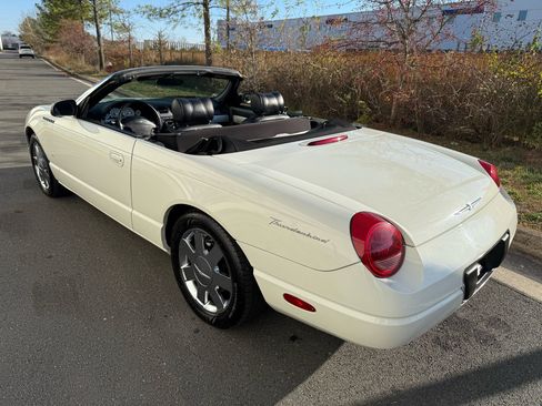 Used 2003 Ford Thunderbird image 11