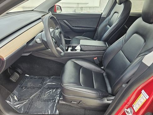 Used 2021 Tesla Model Y Long Range image 25