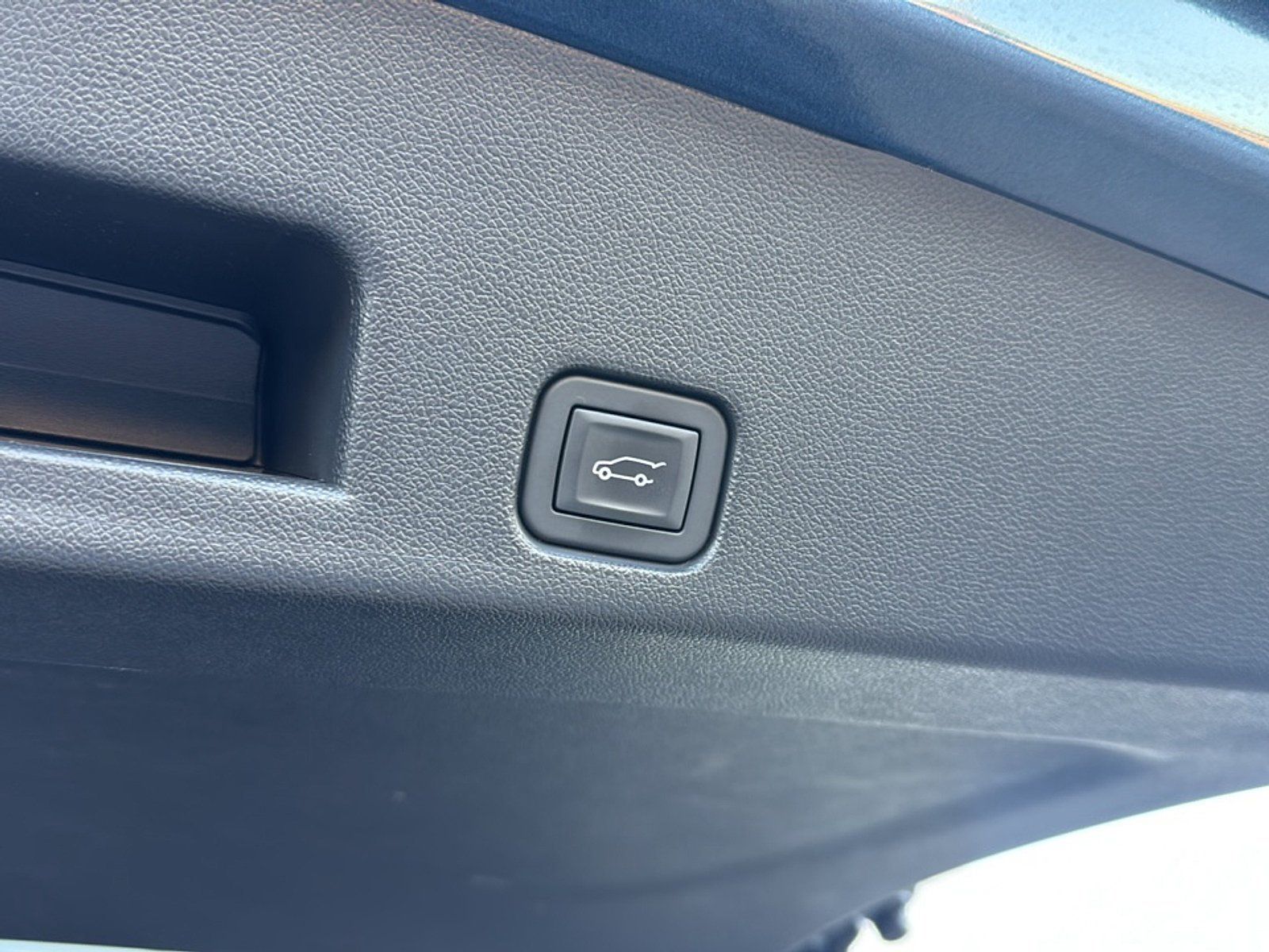 Used 2024 Chevrolet Traverse RS w/ LPO, Floor Liner Package AWD/4WD image 33