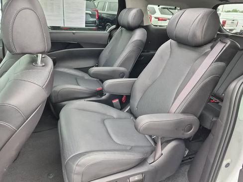 Used 2025 Kia Carnival SX Prestige FWD image 10