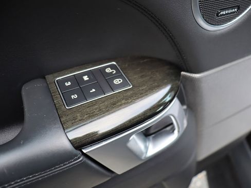 Used 2020 Land Rover Range Rover Sport HSE image 25