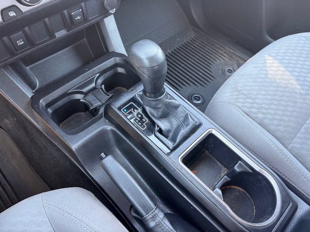Used 2022 Toyota Tacoma SR RWD image 19