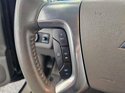 Used 2016 Chevrolet Traverse LT w/ Style and Technology Package FWD image 11