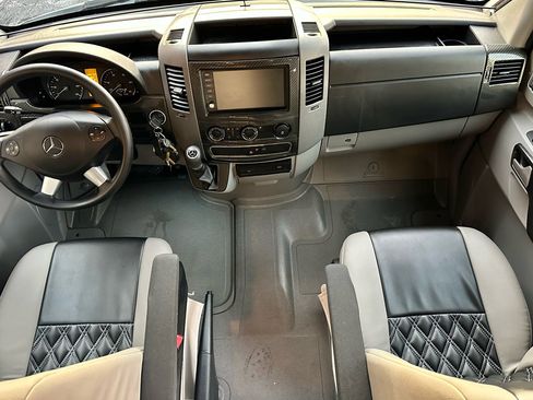 Used 2016 Mercedes-Benz Sprinter 3500 image 17