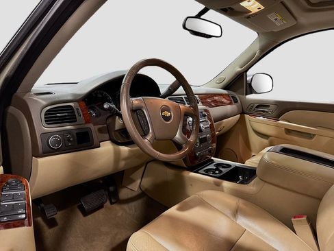 Used 2013 Chevrolet Silverado 1500 LTZ w/ LTZ White Diamond Edition image 25