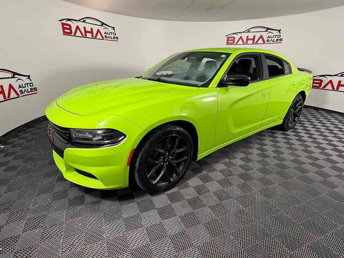Used 2019 Dodge Charger SXT w/ Blacktop Package RWD image 6