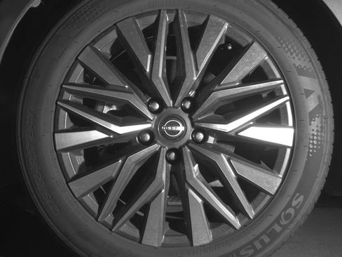 Used 2025 Nissan Altima 2.5 SV image 12