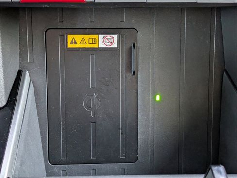 Used 2024 Toyota Sequoia Platinum image 33