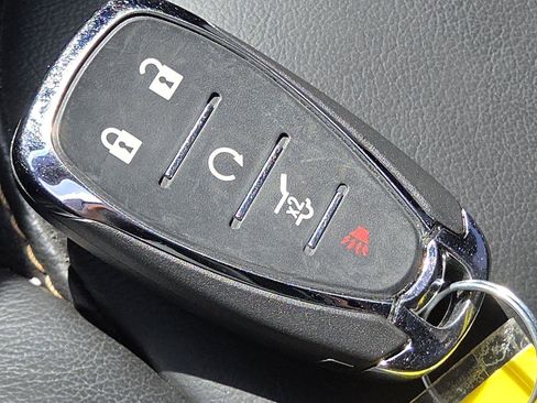 Used 2021 Chevrolet Traverse RS FWD image 24