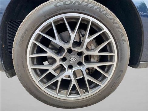 Used 2018 Porsche Macan S AWD/4WD image 30