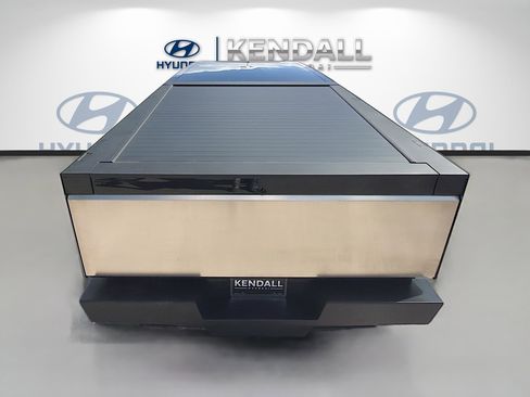 Used 2025 Tesla Cybertruck AWD Crew Cab image 24