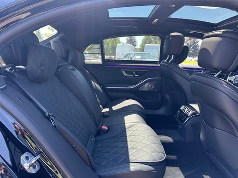 Used 2025 Mercedes-Benz S 580 4MATIC Sedan image 29