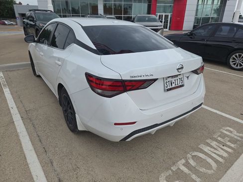Used 2020 Nissan Sentra SV w/ Electronics Package FWD image 2