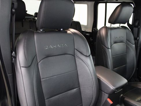 Used 2023 Jeep Wrangler Unlimited Sahara w/ Cold Weather Group image 29