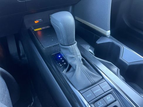 Used 2025 Toyota Camry LE image 40