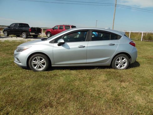 Used 2018 Chevrolet Cruze LT w/ Leather Package image 10