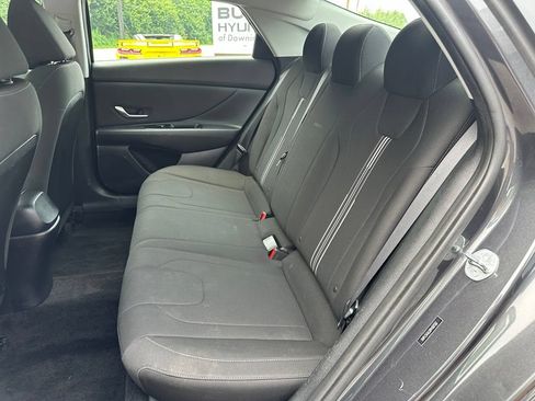 Used 2023 Hyundai Elantra SEL w/ Convenience Package FWD image 11