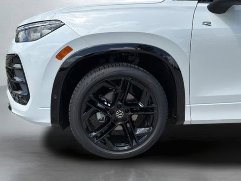 New 2026 Volkswagen Tiguan SE R-Line FWD image 33
