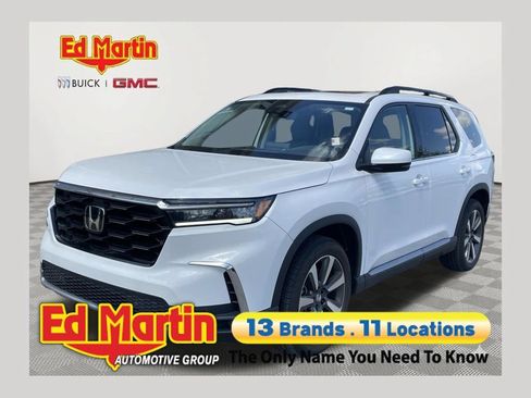 Used 2024 Honda Pilot Touring image 1