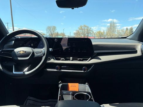 Used 2025 Chevrolet Equinox LT w/ Convenience Package II AWD/4WD image 13