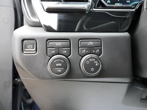 Used 2023 Chevrolet Silverado 1500 LT AWD/4WD image 25
