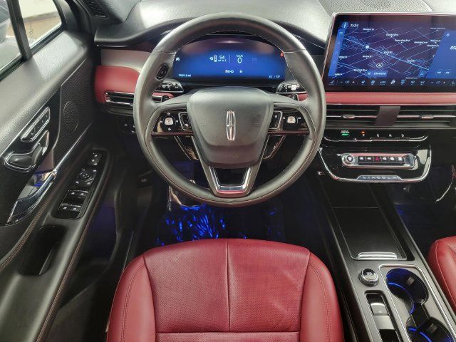 Used 2025 Lincoln Corsair Reserve AWD/4WD image 24