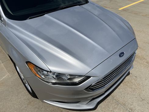 Used 2018 Ford Fusion SE FWD image 26