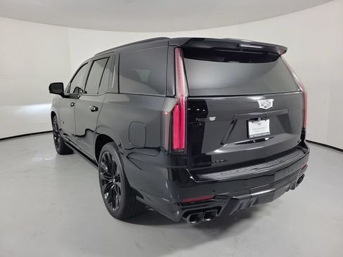 Certified 2026 Cadillac Escalade V AWD/4WD image 3