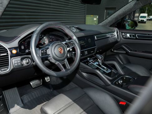 Certified 2023 Porsche Cayenne GTS AWD/4WD image 4