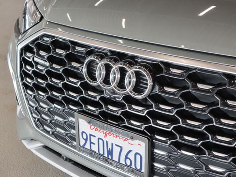Used 2023 Audi Q5 2.0T Premium w/ Convenience Package image 29